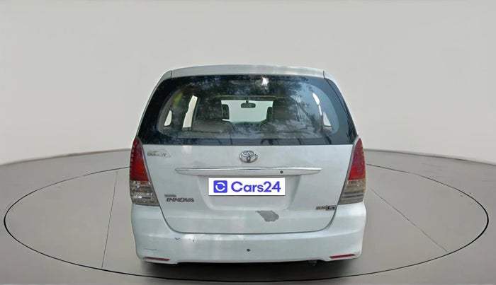 2006 Toyota Innova 2.5 G2, Diesel, Manual, 1,89,866 km, exterior
