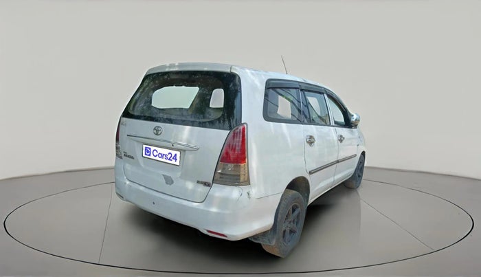 2006 Toyota Innova 2.5 G2, Diesel, Manual, 1,89,866 km, exterior