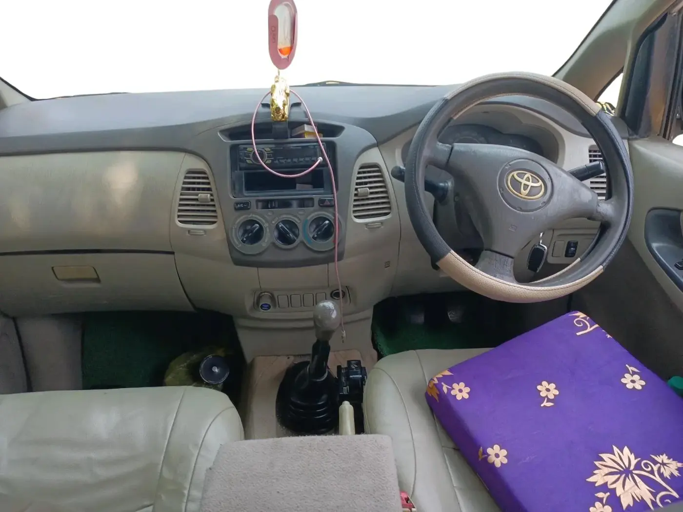 2006 Toyota Innova 2.5 G2, Diesel, Manual, 1,89,866 km, interior