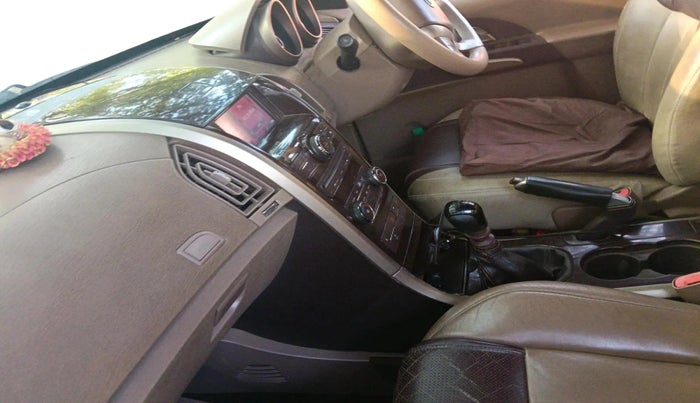 2013 Mahindra XUV500 W8, Diesel, Manual, 2,71,786 km, interior