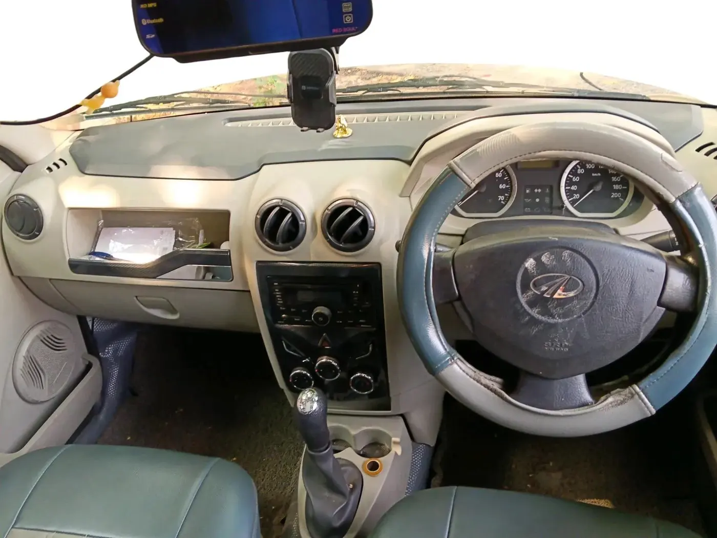 2013 Mahindra Verito 1.5 D4, Diesel, Manual, 1,03,883 km, interior