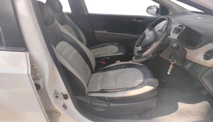 2015 Hyundai Grand i10 SPORTZ 1.2 KAPPA VTVT, Petrol, Manual, 1,35,266 km, interior