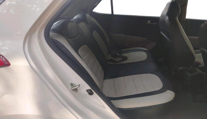 2015 Hyundai Grand i10 SPORTZ 1.2 KAPPA VTVT, Petrol, Manual, 1,35,266 km, interior