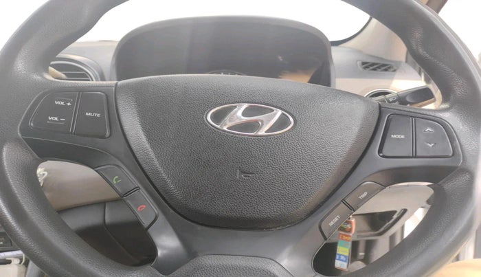 2015 Hyundai Grand i10 SPORTZ 1.2 KAPPA VTVT, Petrol, Manual, 1,35,266 km, interior