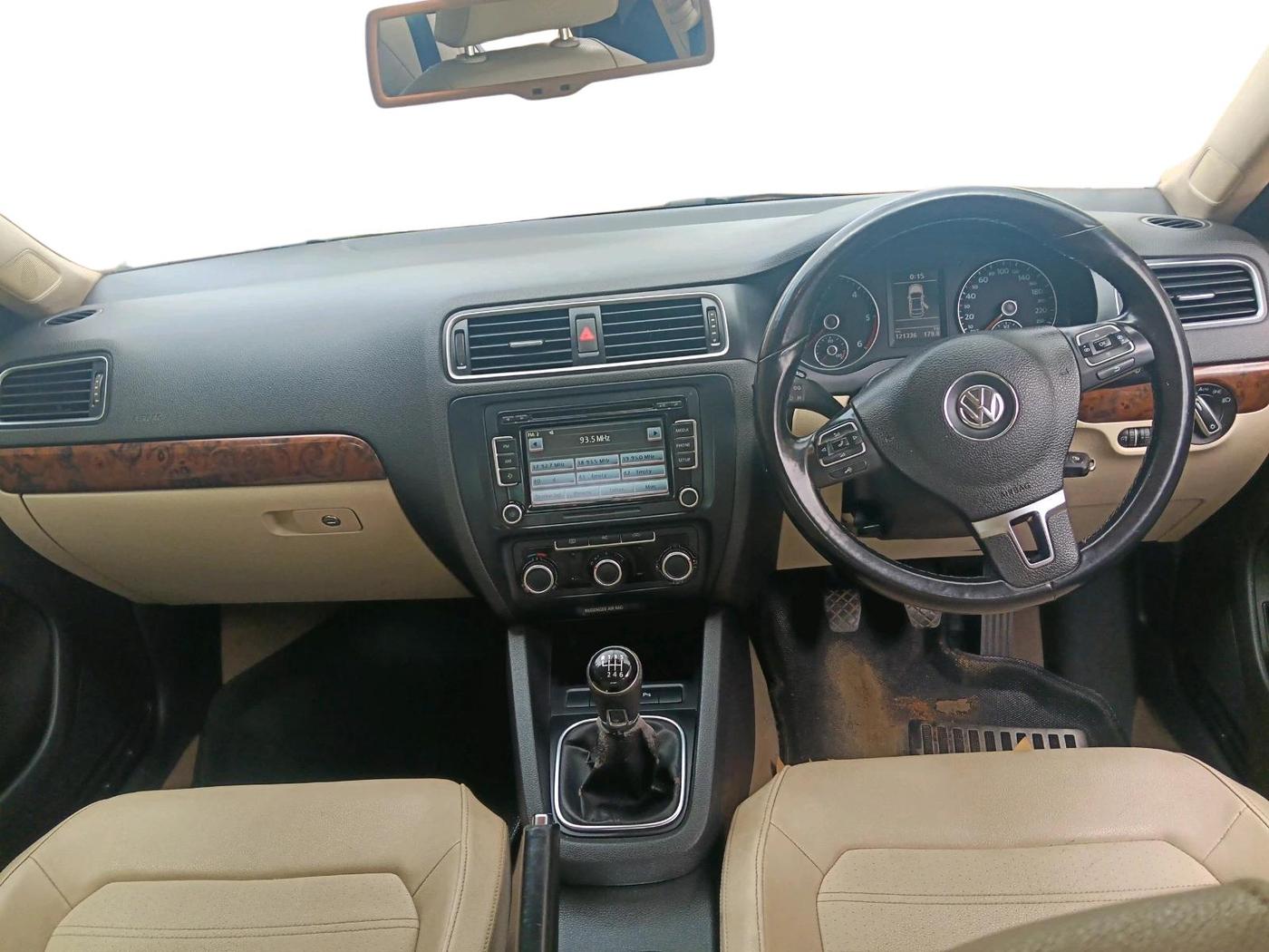 2012 Volkswagen Jetta HIGHLINE TDI, Diesel, Manual, 1,21,336 km, interior