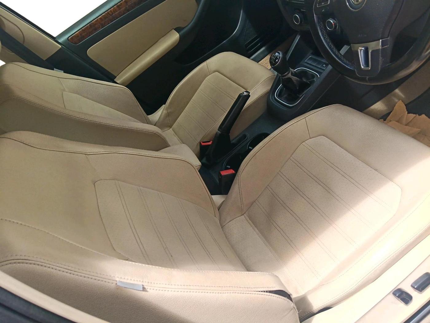 2012 Volkswagen Jetta HIGHLINE TDI, Diesel, Manual, 1,21,336 km, interior