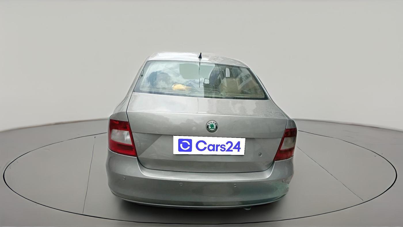 2011 Skoda Rapid AMBITION 1.6 TDI CR MT, Diesel, Manual, 94,425 km, exterior
