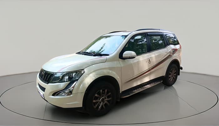 2016 Mahindra XUV500 W10, Diesel, Manual, 1,11,607 km, exterior