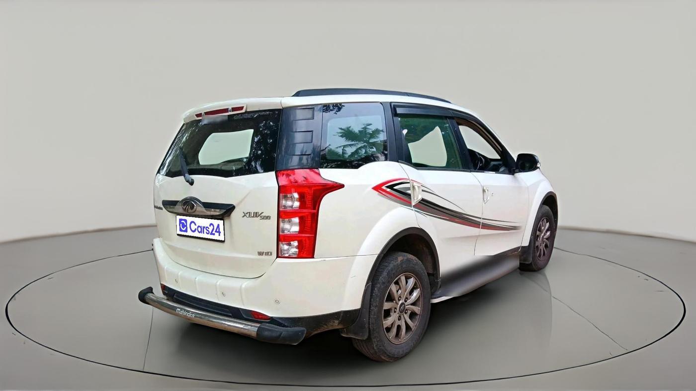 2016 Mahindra XUV500 W10, Diesel, Manual, 1,11,607 km, exterior
