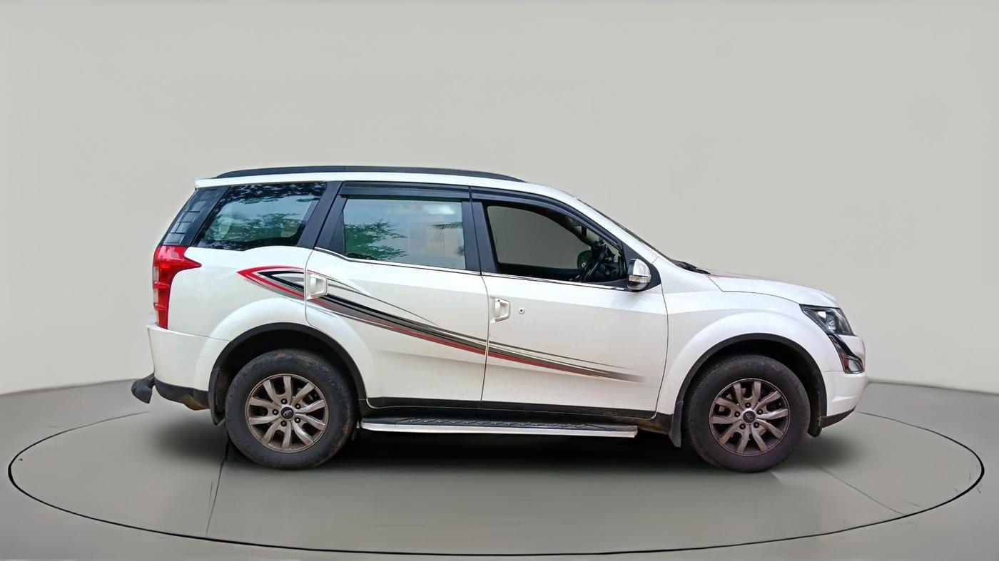 2016 Mahindra XUV500 W10, Diesel, Manual, 1,11,607 km, exterior