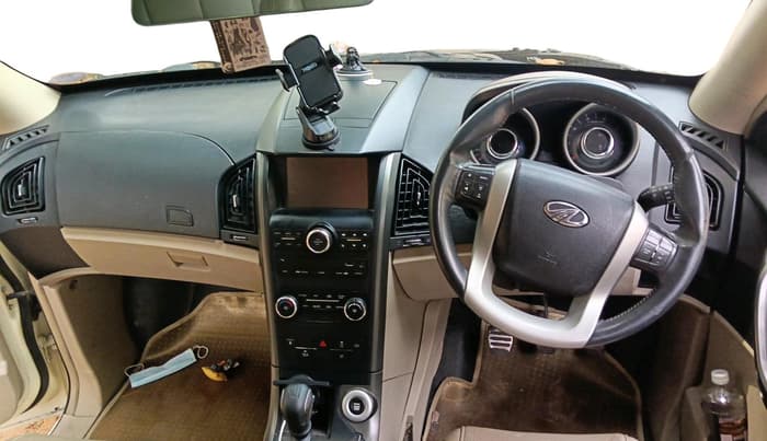 2016 Mahindra XUV500 W10, Diesel, Manual, 1,11,607 km, interior