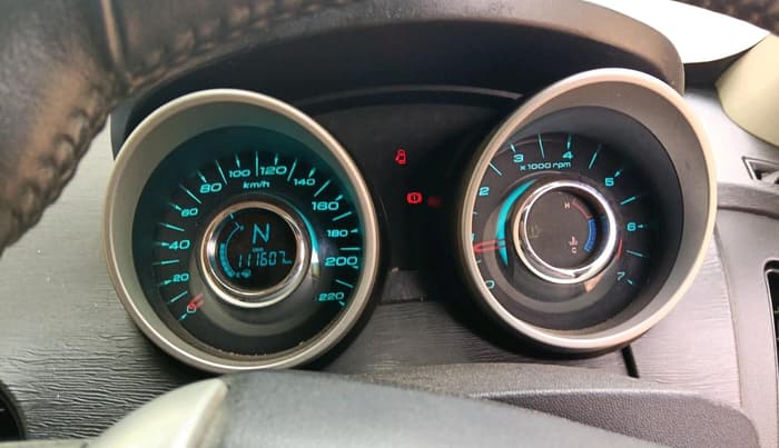 2016 Mahindra XUV500 W10, Diesel, Manual, 1,11,607 km, interior