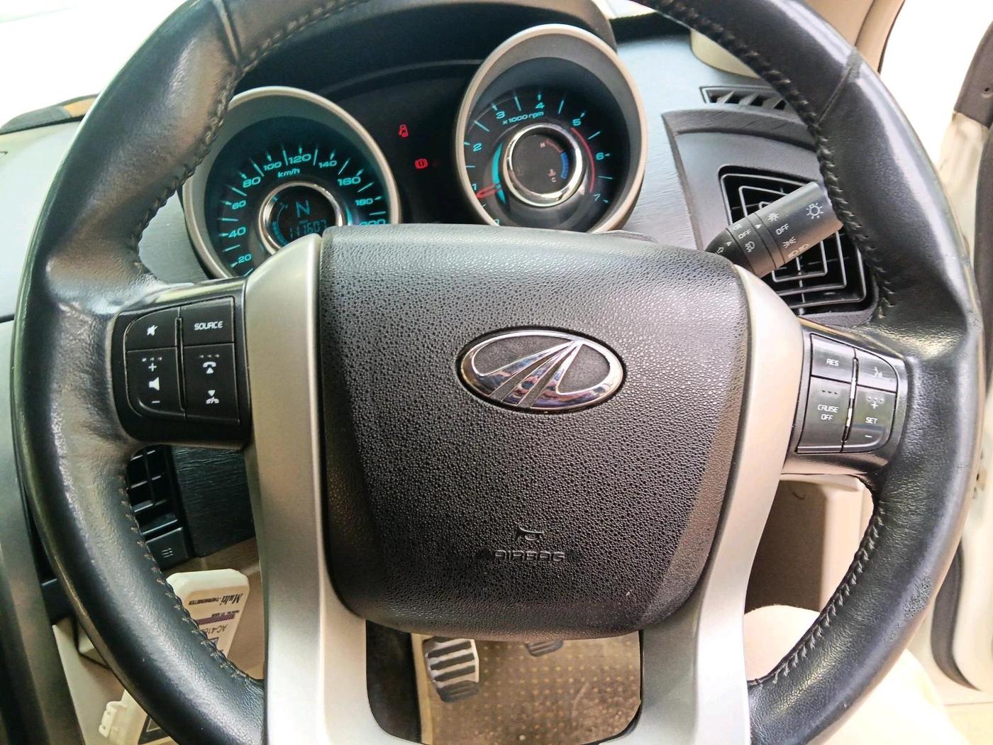 2016 Mahindra XUV500 W10, Diesel, Manual, 1,11,607 km, interior