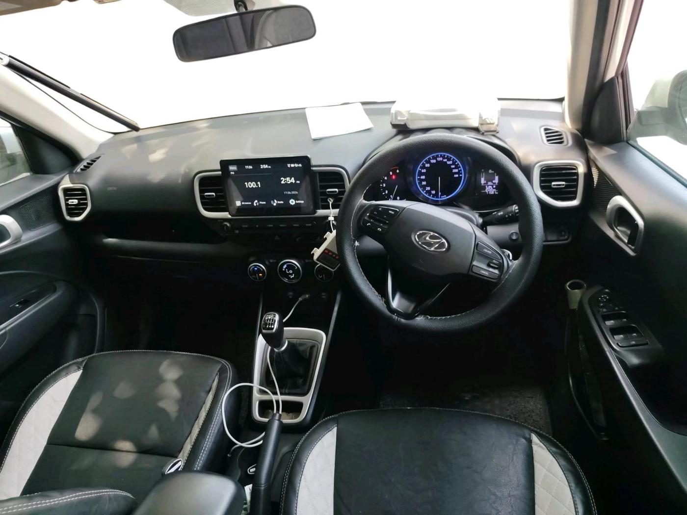 2020 Hyundai VENUE SX 1.5 CRDI, Diesel, Manual, 71,581 km, interior