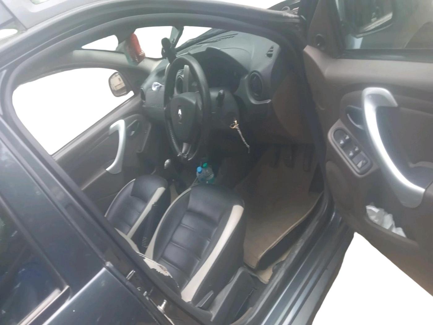 2016 Renault Duster 85 PS RXL DIESEL, Diesel, Manual, 1,22,616 km, interior