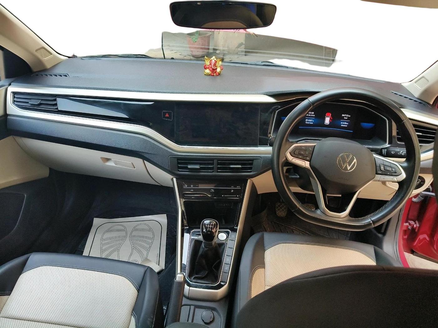 2022 Volkswagen VIRTUS TOPLINE TSI 1.0 MT, Petrol, Manual, 34,712 km, interior