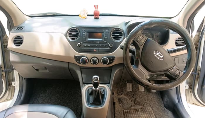2016 Hyundai Xcent S 1.2, Petrol, Manual, 2,06,500 km, interior