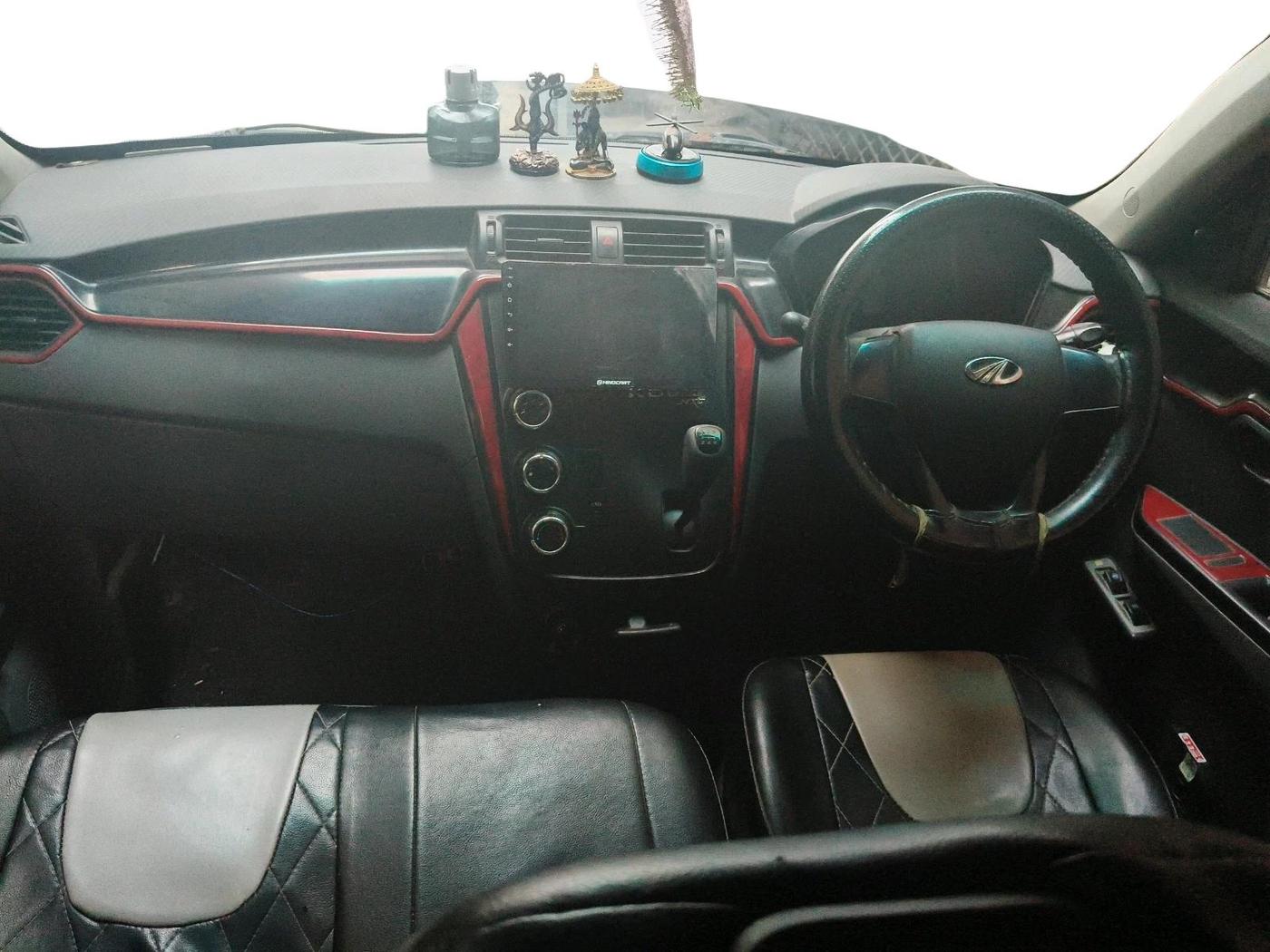 2018 Mahindra KUV 100 NXT K2 P 6 STR, Petrol, Manual, 57,554 km, interior