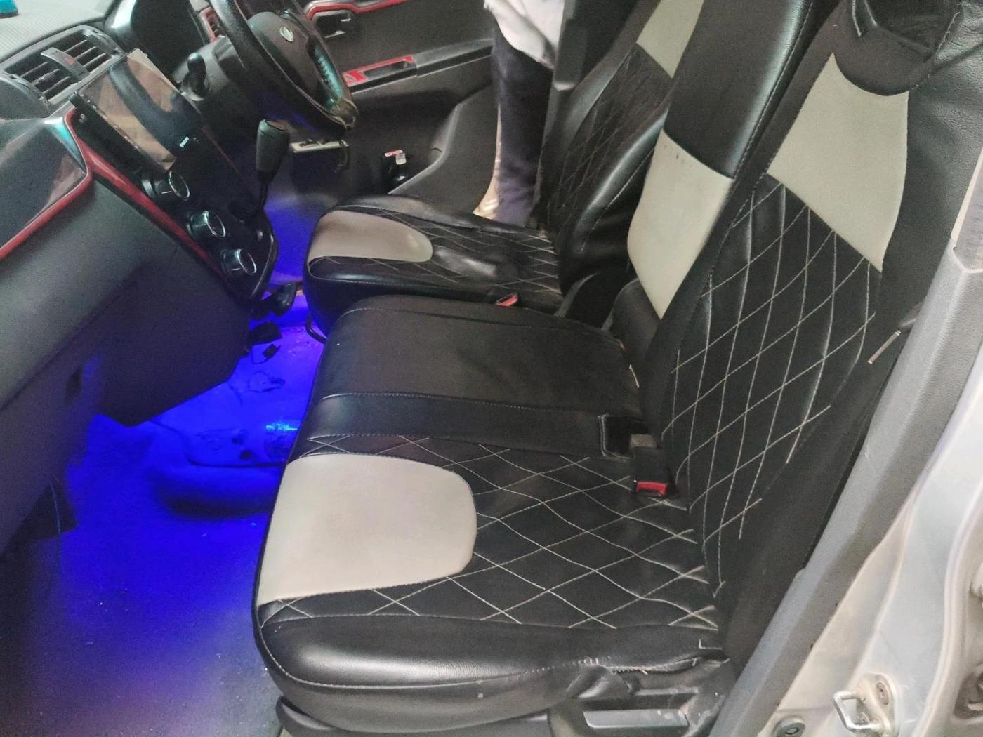 2018 Mahindra KUV 100 NXT K2 P 6 STR, Petrol, Manual, 57,554 km, interior