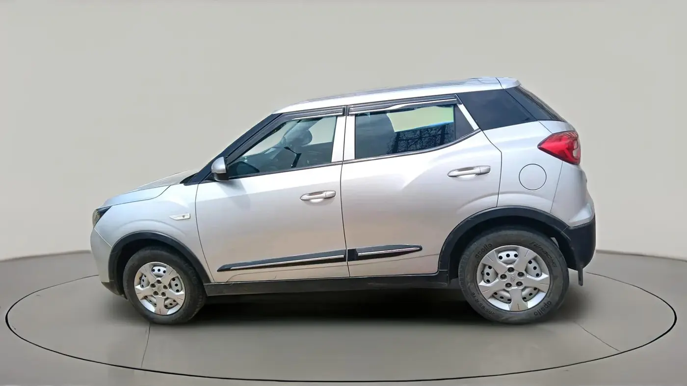 2019 Mahindra XUV300 W4 1.5 DIESEL, Diesel, Manual, 1,01,338 km, exterior