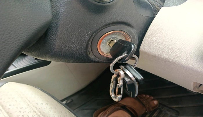 2019 Mahindra XUV300 W4 1.5 DIESEL, Diesel, Manual, 1,01,338 km, interior