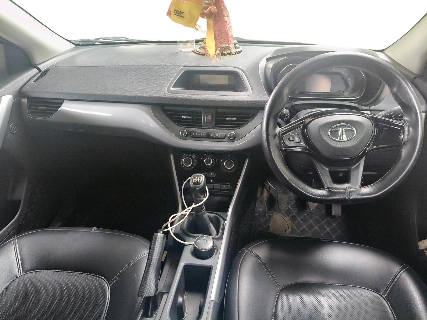 2021 Tata NEXON XM SUNROOF PETROL, Petrol, Manual, 38,465 km, interior