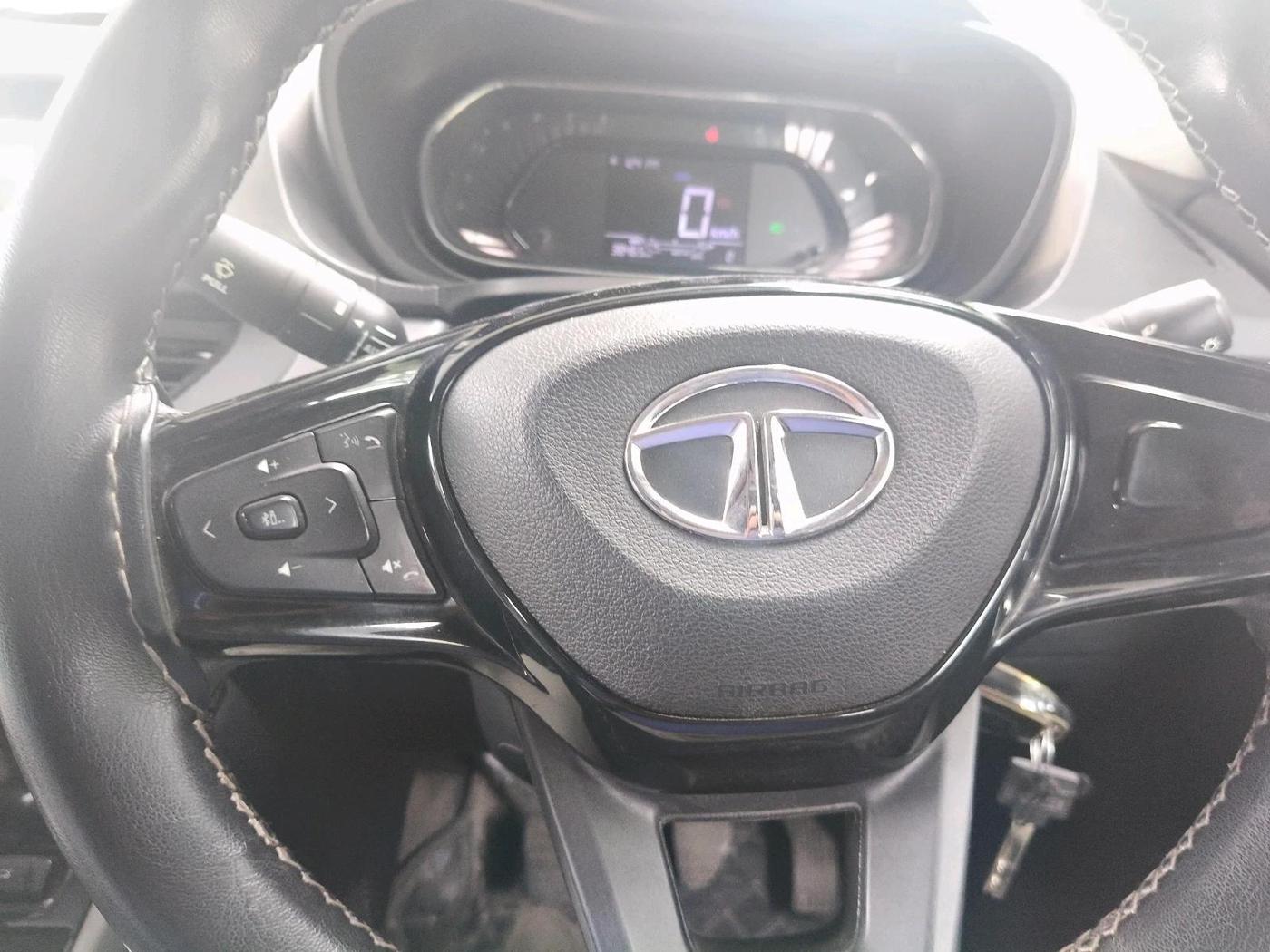 2021 Tata NEXON XM SUNROOF PETROL, Petrol, Manual, 38,465 km, interior