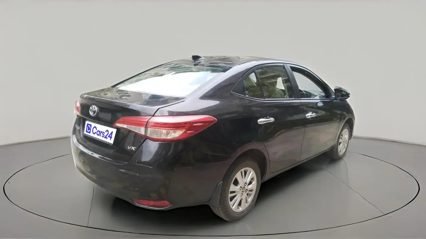 2018 Toyota YARIS VX CVT, Petrol, Automatic, 76,222 km, exterior