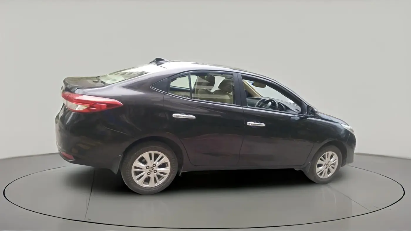2018 Toyota YARIS VX CVT, Petrol, Automatic, 76,222 km, exterior