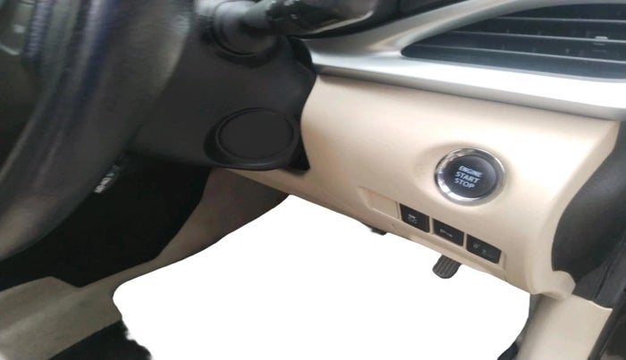 2018 Toyota YARIS VX CVT, Petrol, Automatic, 76,222 km, interior