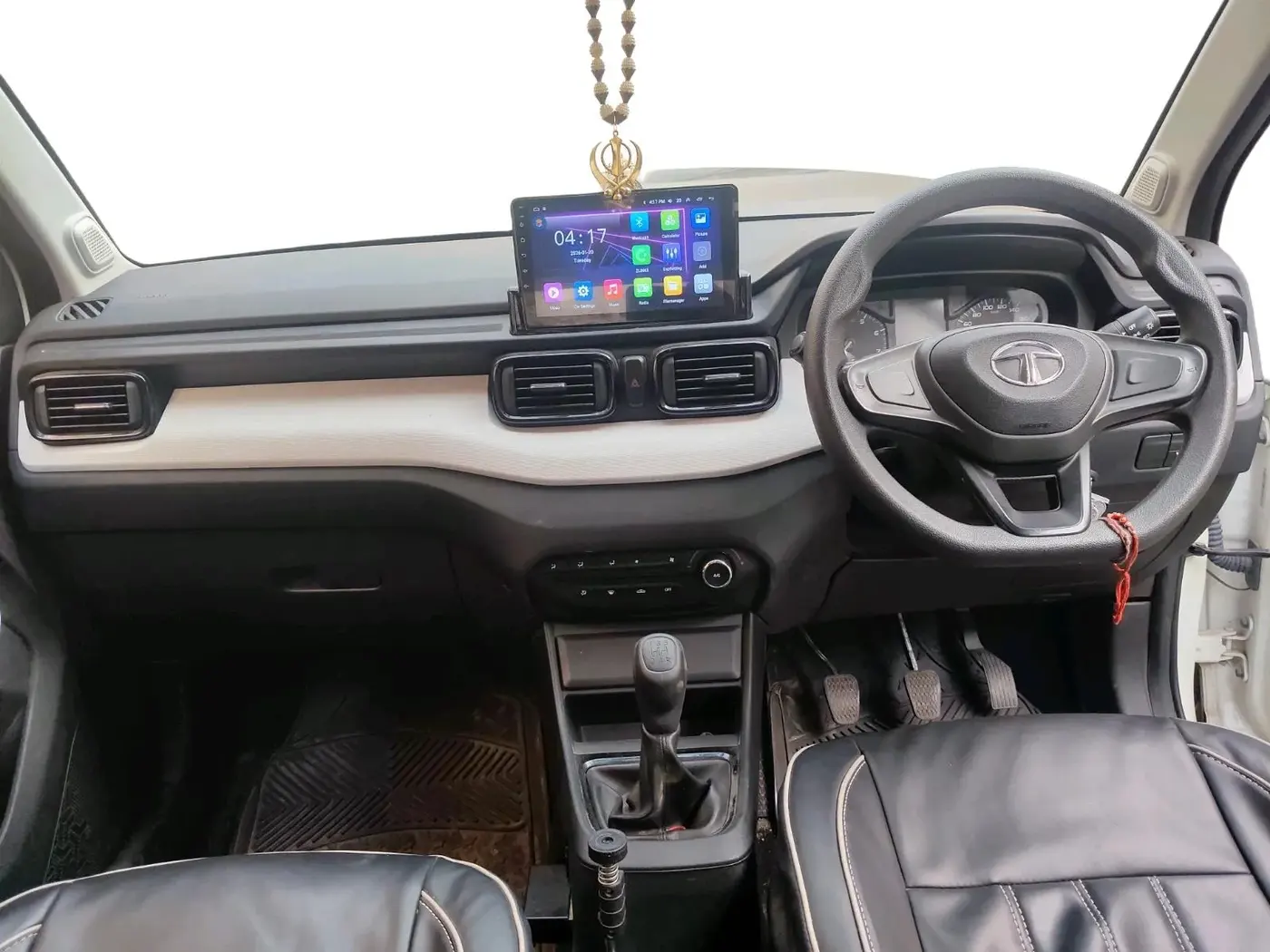 2023 Tata PUNCH PURE MT, Petrol, Manual, 37,980 km, interior
