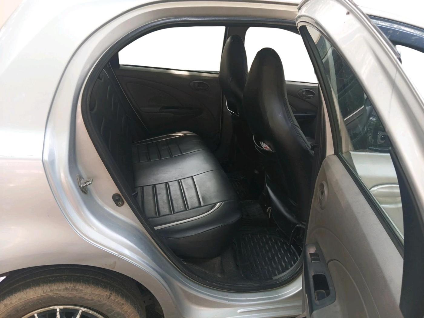 2011 Toyota Etios Liva G, CNG, Manual, 99,208 km, interior