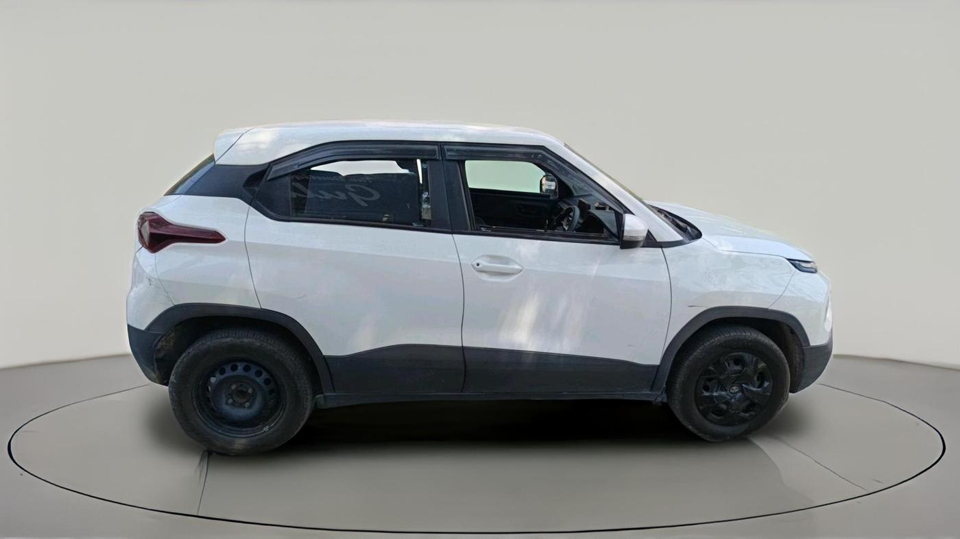 2023 Tata PUNCH ADVENTURE AMT, Petrol, Automatic, 1,24,898 km, exterior
