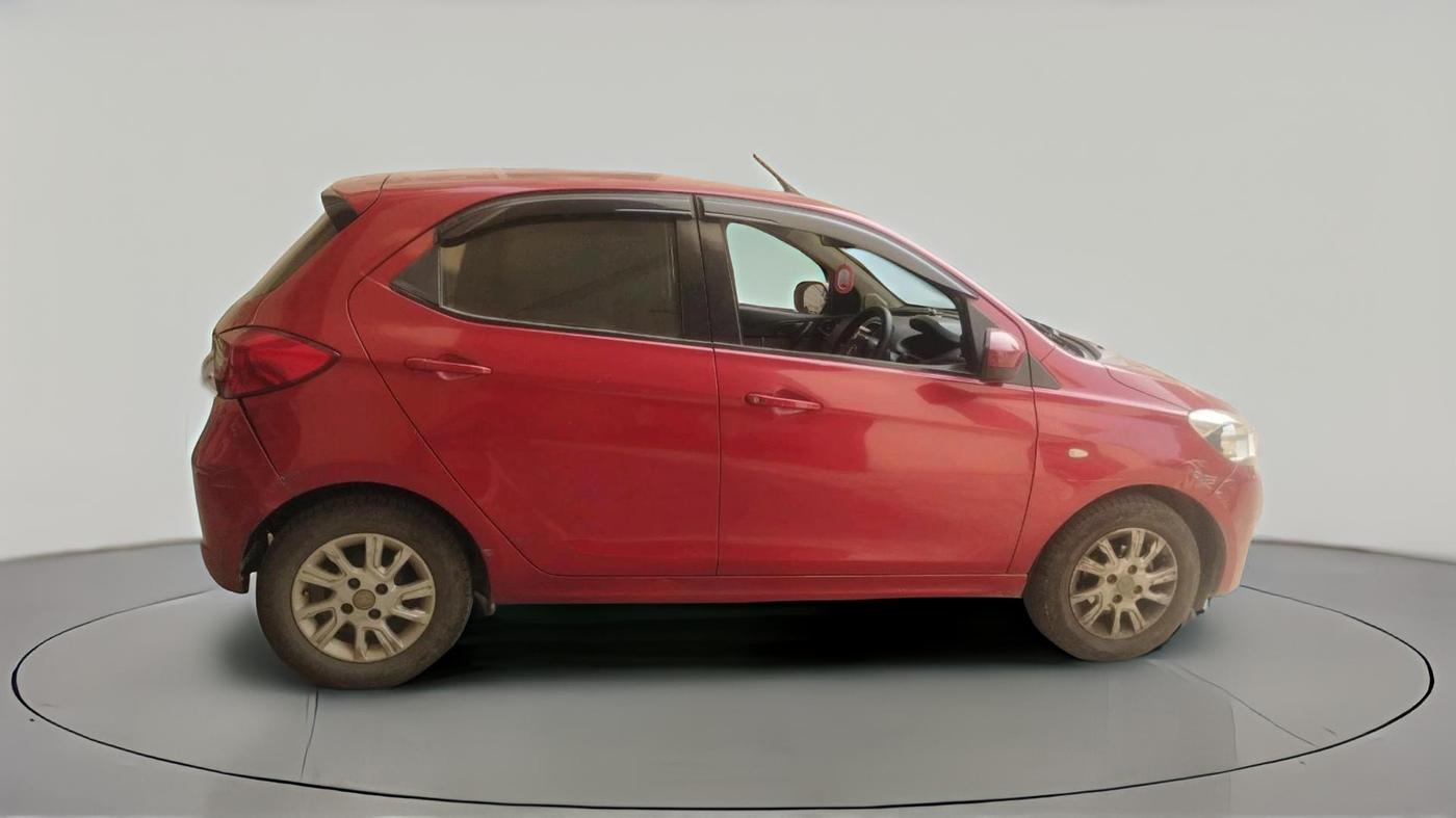 2016 Tata Tiago XT DIESEL, Diesel, Manual, 1,88,582 km, exterior