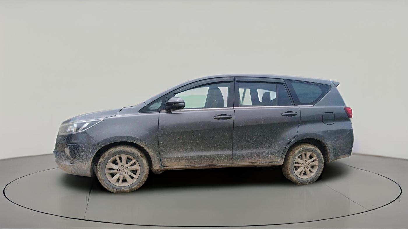 2017 Toyota Innova Crysta 2.4 GX 7 STR, Diesel, Manual, 1,74,803 km, exterior