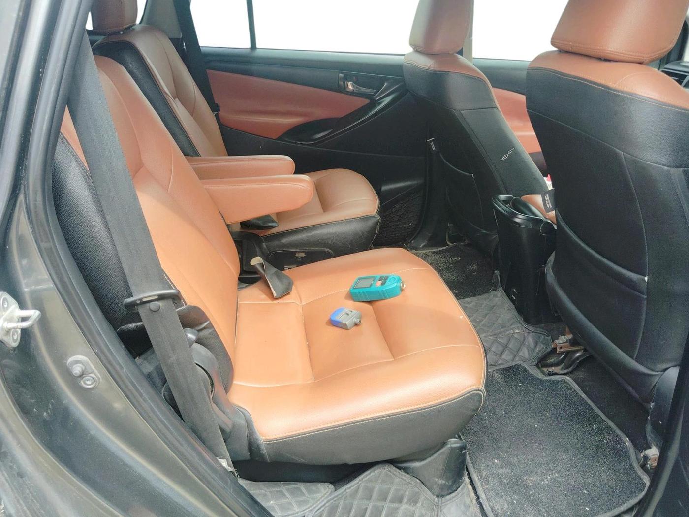 2017 Toyota Innova Crysta 2.4 GX 7 STR, Diesel, Manual, 1,74,803 km, interior