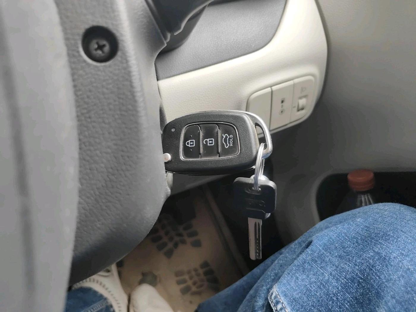 2022 Hyundai AURA S 1.2 CNG, CNG, Manual, 83,417 km, interior