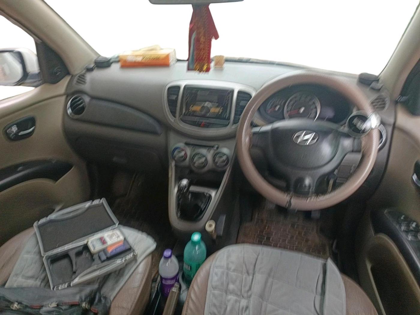 2012 Hyundai i10 MAGNA 1.1, CNG, Manual, 1,19,675 km, interior