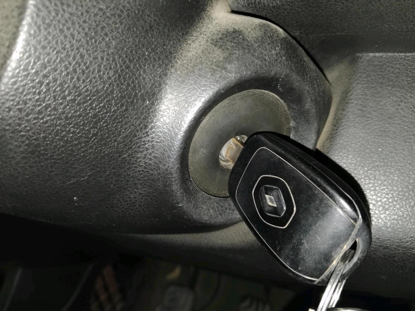 2017 Renault Kwid RXL, CNG, Manual, 89,854 km, interior