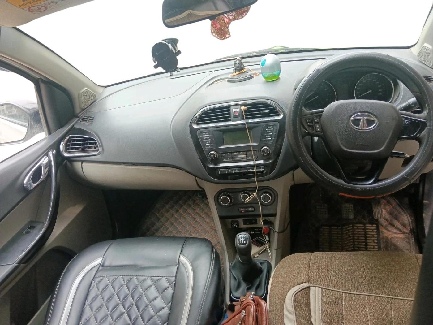 2018 Tata Tiago XZ PETROL, CNG, Manual, 1,04,970 km, interior