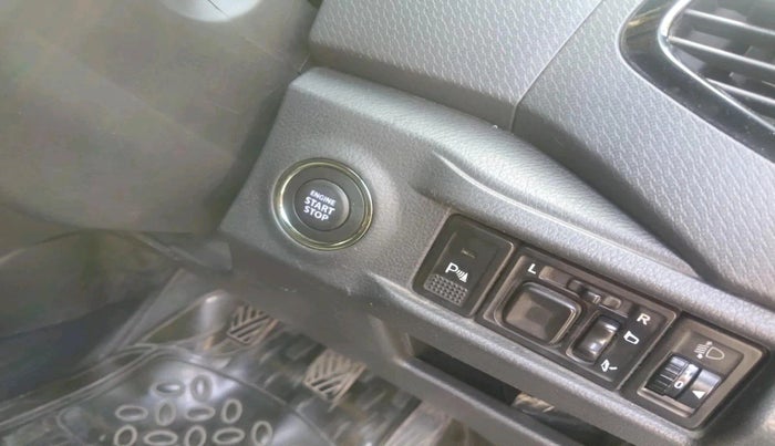 2016 Maruti Vitara Brezza ZDI PLUS, Diesel, Manual, 1,25,268 km, interior