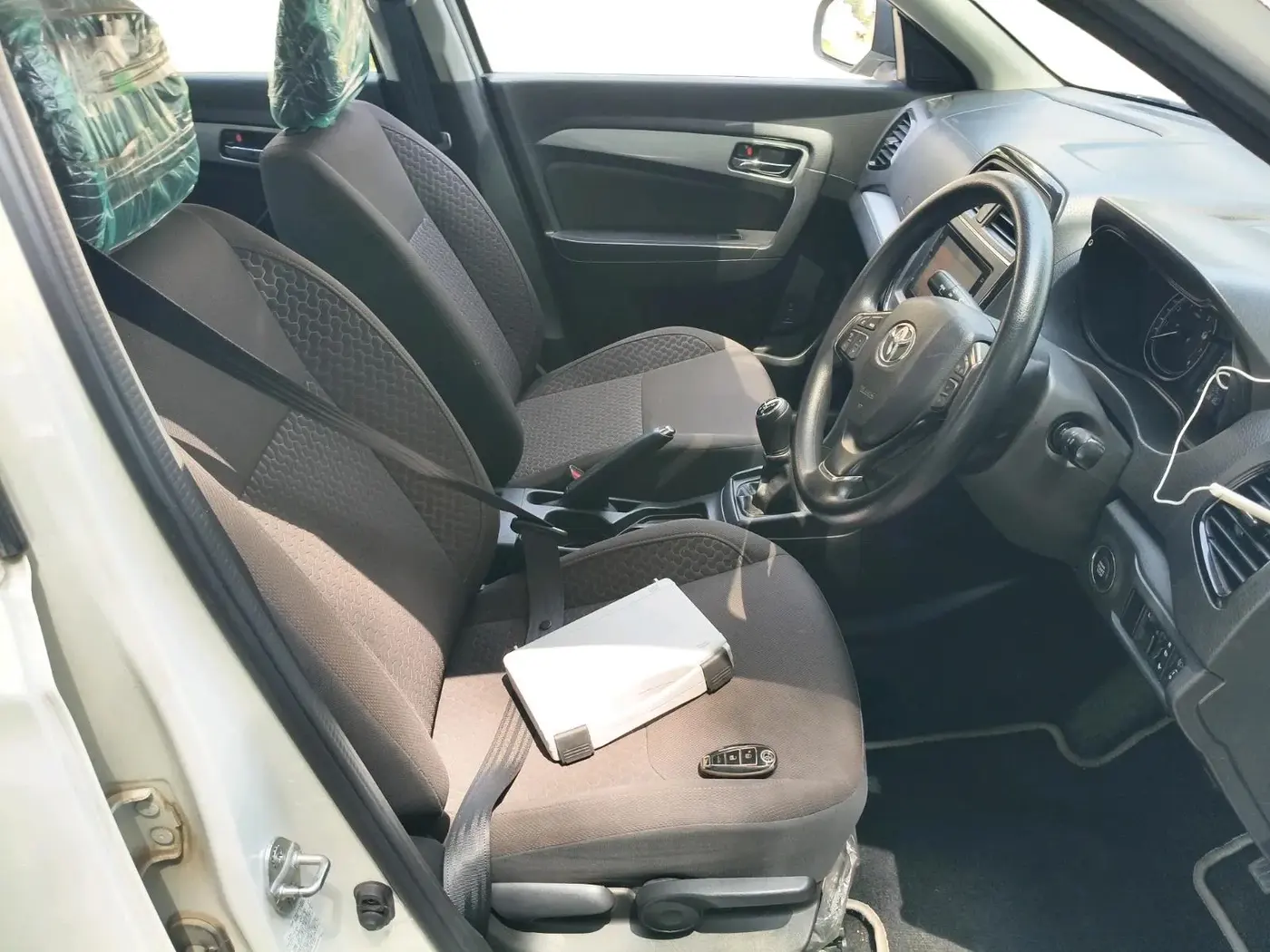 2022 Toyota URBAN CRUISER HIGH GRADE MT, Petrol, Manual, 13,618 km, interior