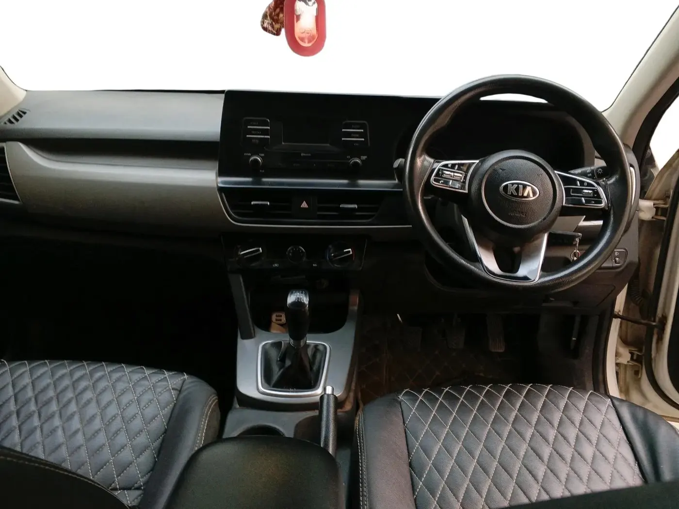 2019 KIA SELTOS HTE 1.5 DIESEL, Diesel, Manual, 2,02,459 km, interior
