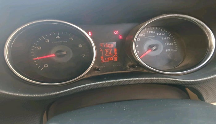 2018 Mahindra TUV300 T8, Diesel, Manual, 1,10,012 km, interior