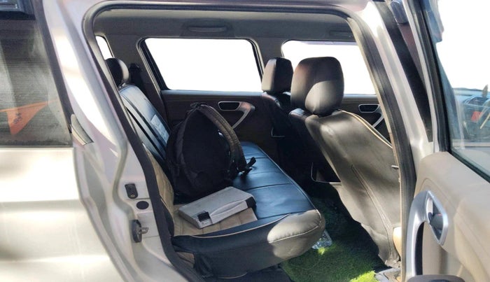 2018 Mahindra TUV300 T8, Diesel, Manual, 1,10,012 km, interior