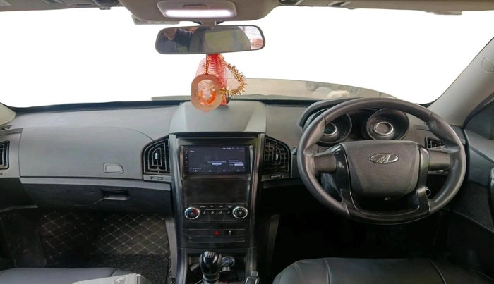 2019 Mahindra XUV500 W5, Diesel, Manual, 1,16,747 km, interior