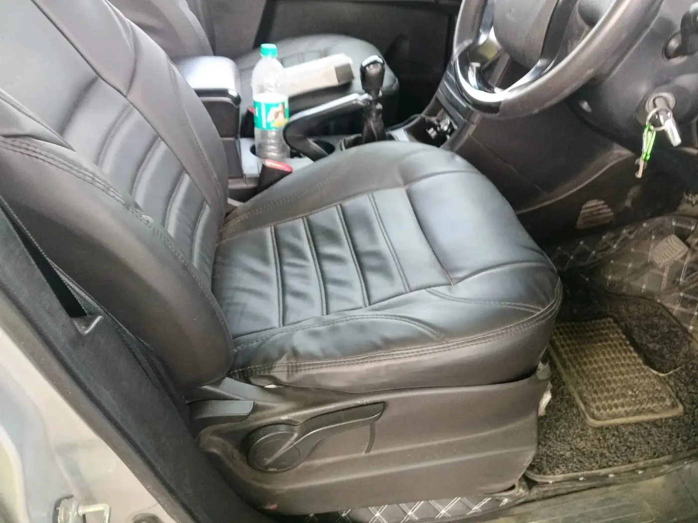 2019 Mahindra XUV500 W5, Diesel, Manual, 1,17,000 km, interior