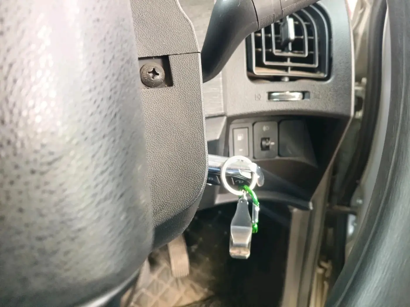 2019 Mahindra XUV500 W5, Diesel, Manual, 1,17,000 km, interior