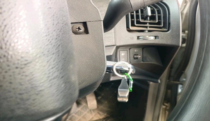 2019 Mahindra XUV500 W5, Diesel, Manual, 1,16,747 km, interior