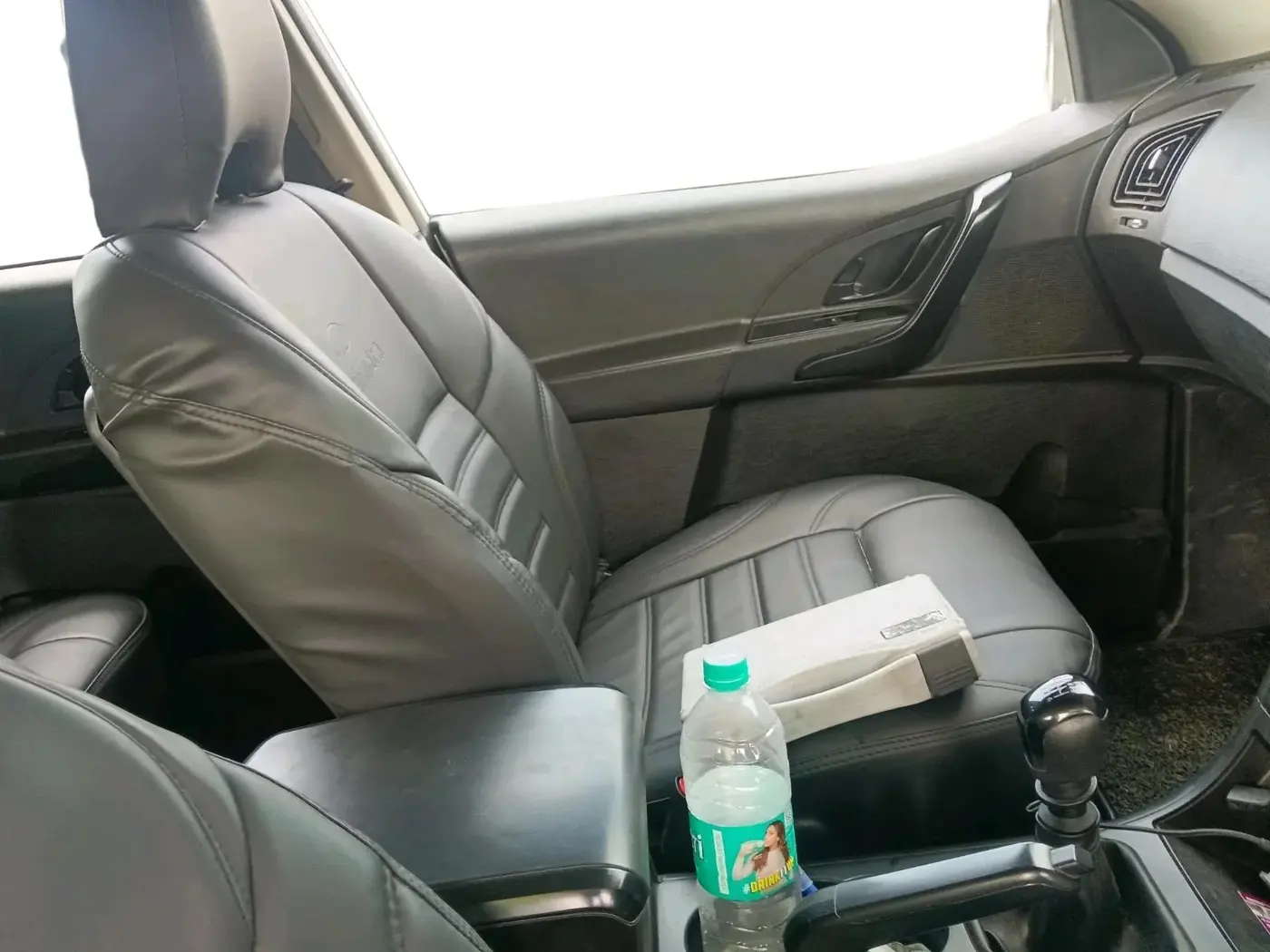 2019 Mahindra XUV500 W5, Diesel, Manual, 1,17,000 km, interior